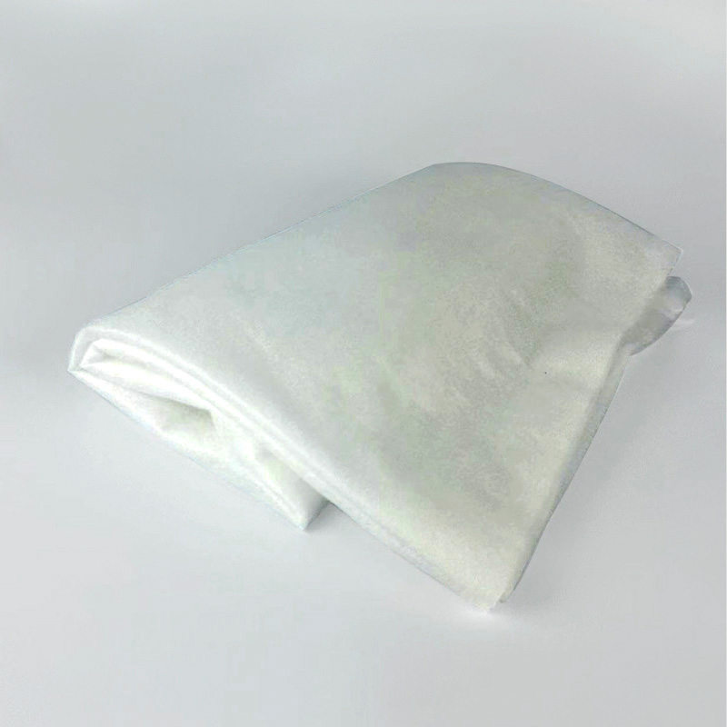 Como os fabricantes de algodão agulhado garantem a qualidade e consistência do produto?